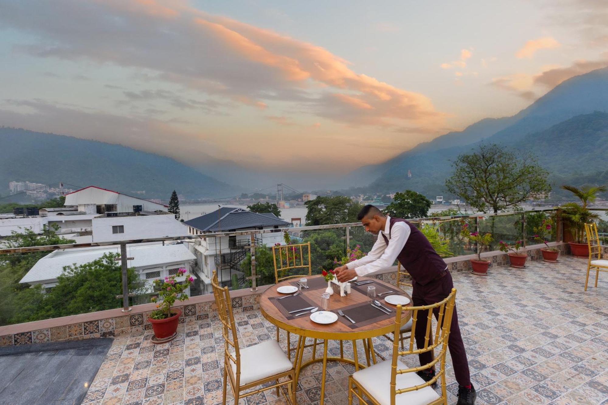 Hotel Indira Nikunj Ришикеш Экстерьер фото